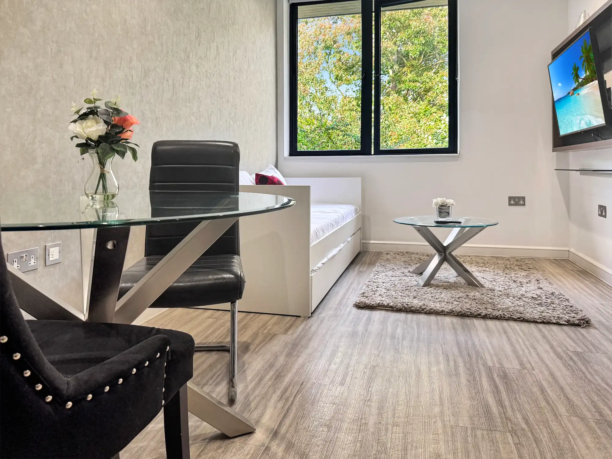 1. Clyde Inn, Serviced Apartments