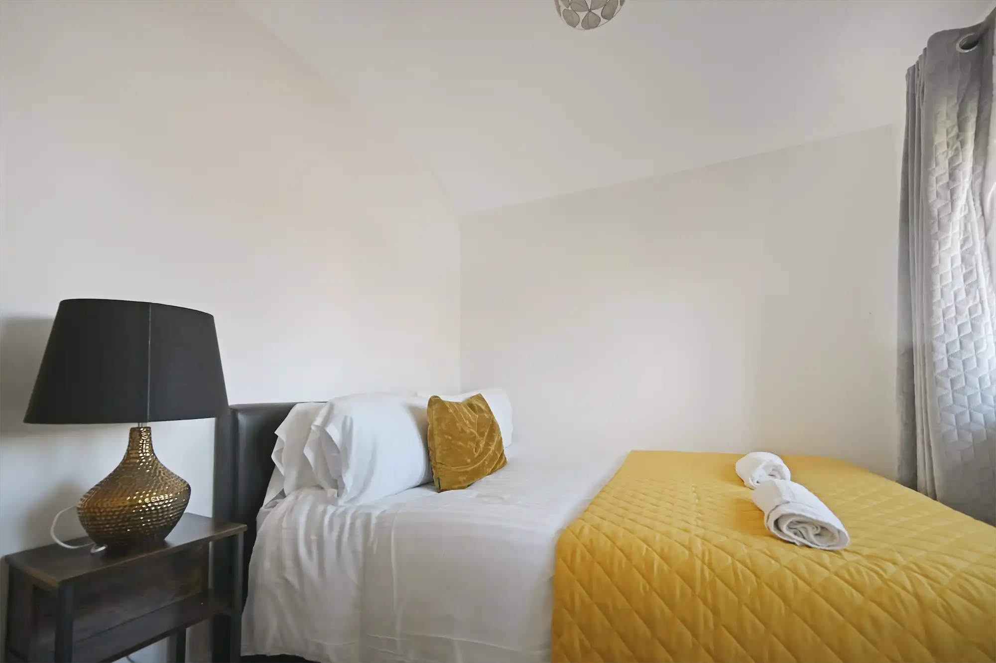 Furzton House | Four Bed | Spacious House gallery